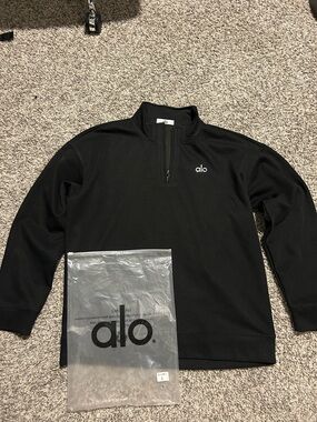 ALO Yoga Men’s Black Half-Zip Pullover Sweater